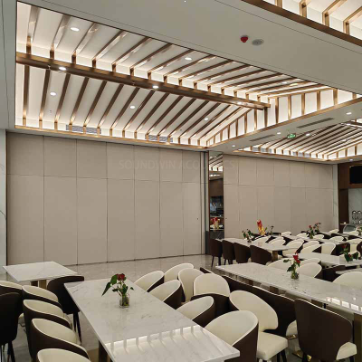 Cloison pliante moderne pour salle d’événements avec d’excellentes performances insonorisées